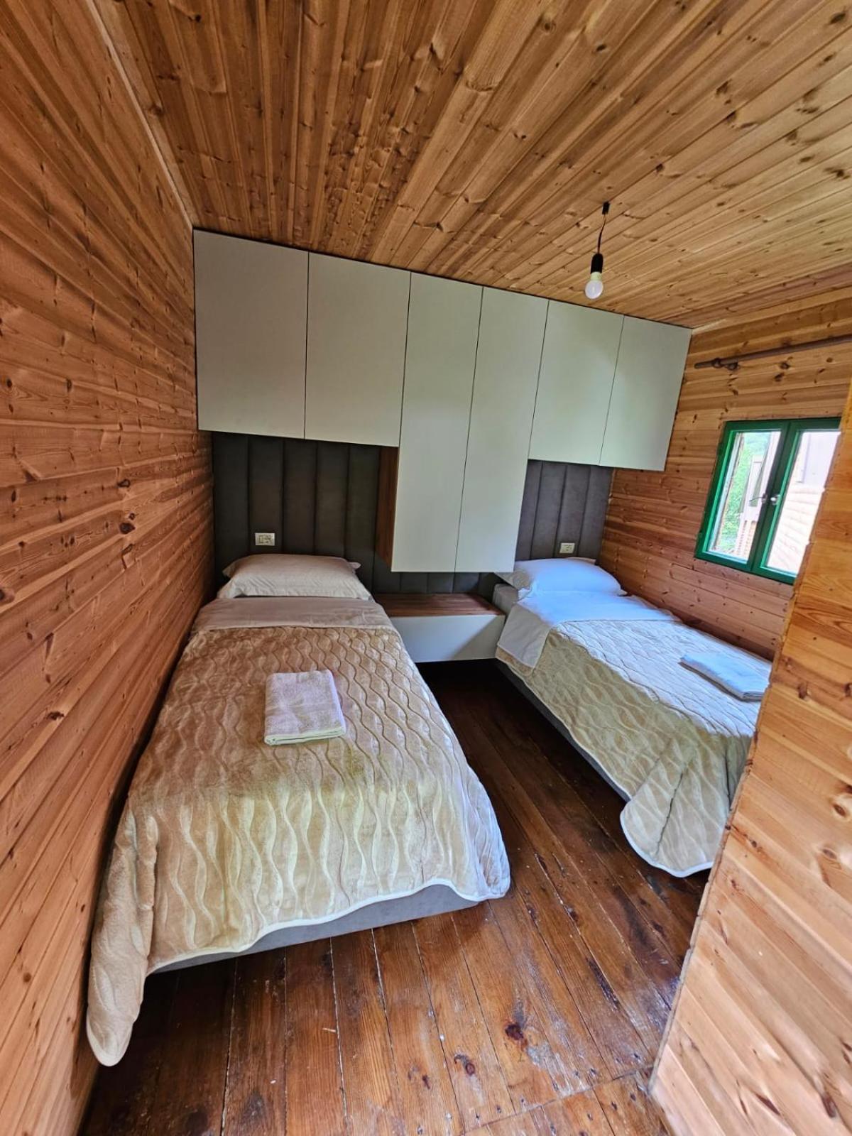 Bujtina Zemra Tradites Тети Номер фото
